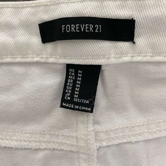 White ripped jean skirt. Size medium. Barely worn - Picture 3 of 5